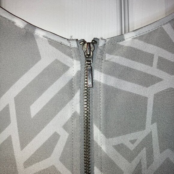 Armani Exchange: Grey and white geometric top (size M) - Picture 3 of 6